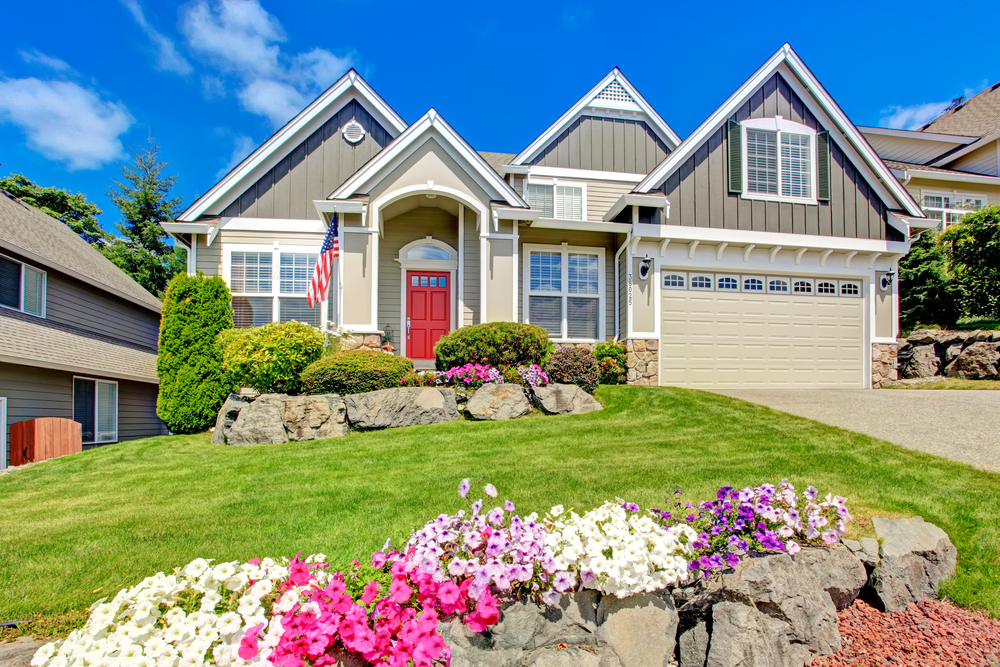 12_Landscaping_Ideas_to_Boost_Your_Homes_Curb_Appeal_637896798873641005